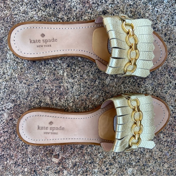 Kate Spade Brie Kiltie Fringe Leather Metallic Gold Chain Sandals - Picture 6 of 12
